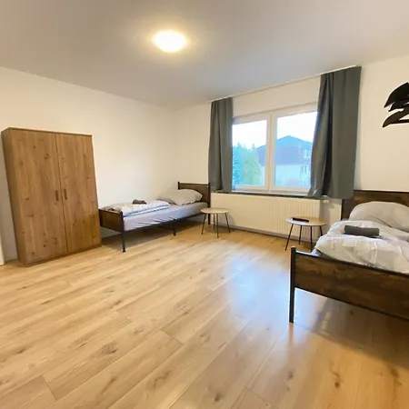 Monteurwohnung Fuer Bis Zu 18 Personen - Zentral Mit Autobahnauffahrt Daire Oldenburg