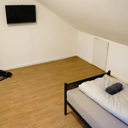 Monteurwohnung Fuer Bis Zu 18 Personen - Zentral Mit Autobahnauffahrt