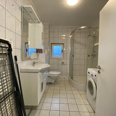 Monteurwohnung Fuer Bis Zu 18 Personen - Zentral Mit Autobahnauffahrt