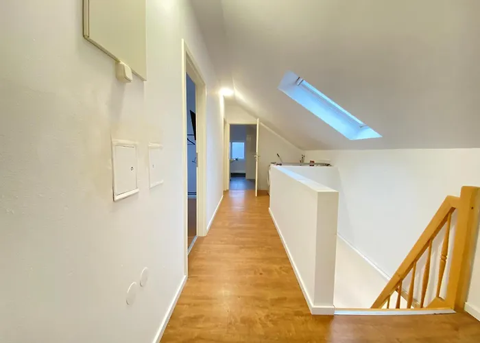 Monteurwohnung Fuer Bis Zu 18 Personen - Zentral Mit Autobahnauffahrt * Oldenburg